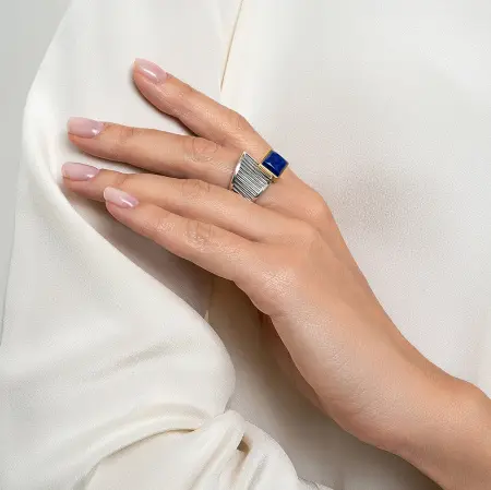 Серебряное кольцо с лазуритом