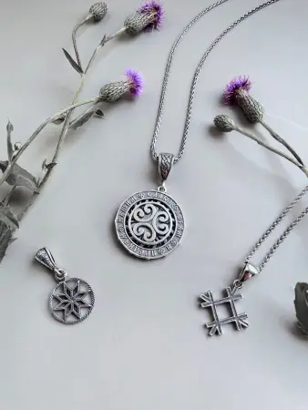 Серебряный оберег «Свентовит»