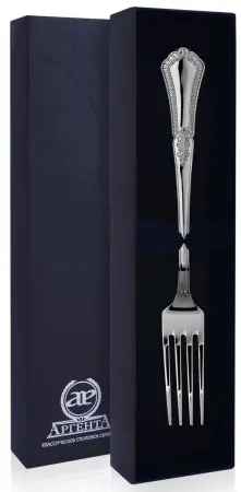 Серебряная столовая вилка «Фаворит»