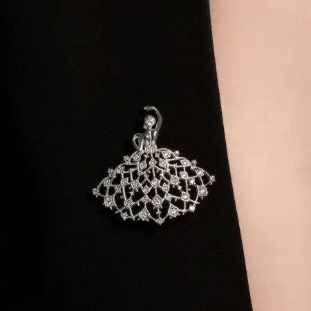 Серебряная брошь с фианитами «Невеста»