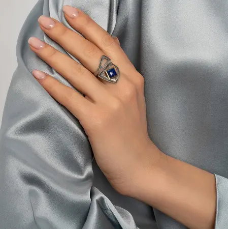 Кольцо из серебра с лазуритом