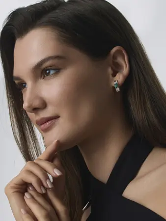 Серьги из серебра с зелёным агатом и фианитами