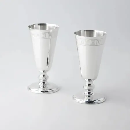 2 серебряные рюмки «№4» с гравировкой