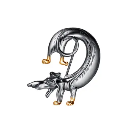 Брошь из серебра «Необыкновенно длинная собака Такса»