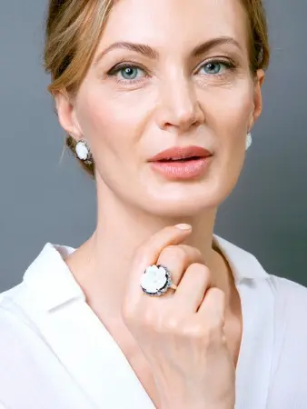 Серебряное кольцо с перламутром «Каменный цветок»