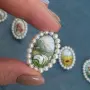 Брошь из серебра с жемчугом и эмалью «Цветы»