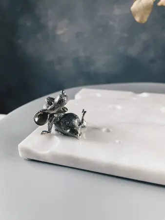 Доска для сыра «Мышиный пир» мрамор и серебро