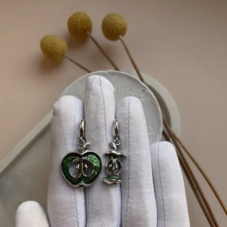 Серьги из серебра с эмалью «Яблоко»