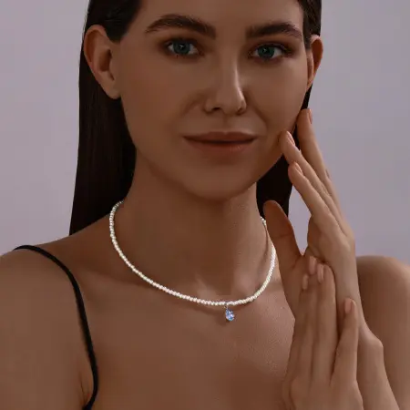 Колье из серебра с жемчугом и топазом