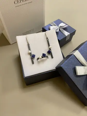 Серьги из серебра с жемчугом и лазуритом