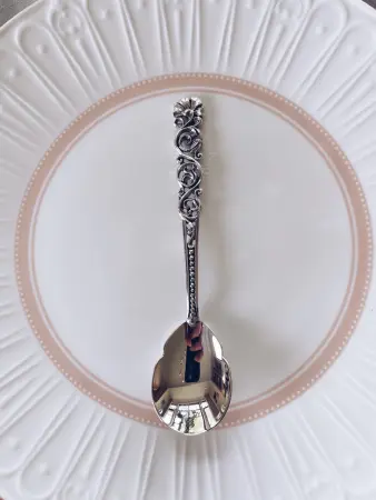 Серебряная чайная ложка «Подарочная» с чернением