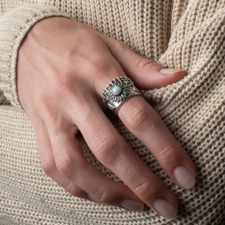 Серебряное кольцо «Подсолнух» с виоланом