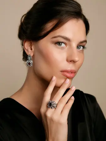 Кольцо из серебра с гранатом