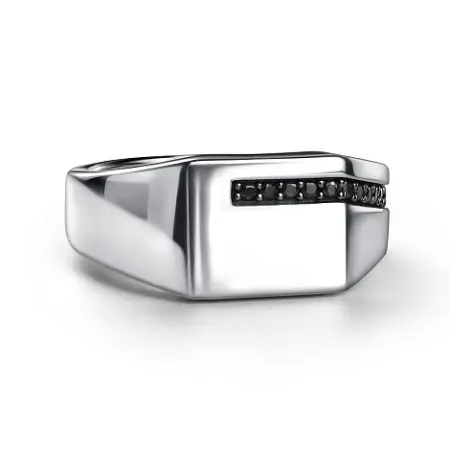 Кольцо из серебра с фианитами