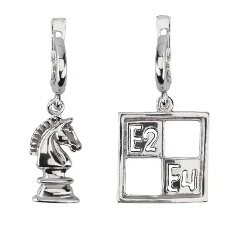 Серебряные ассиметричные серьги «Шахматы»