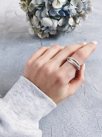 Серебряное кольцо «Тринити» тройное антистресс