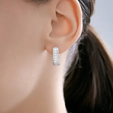 Серьги из серебра с фианитами