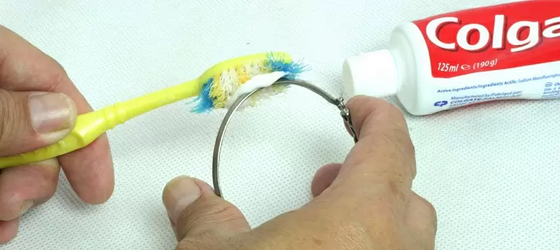 Чистка серебра зубной пастой