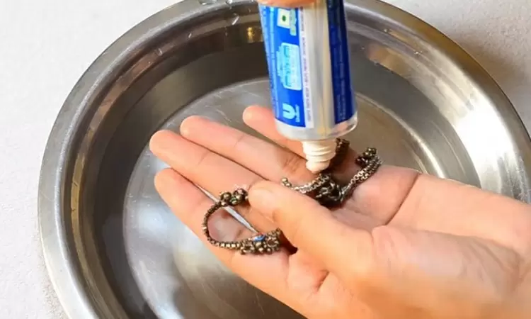 зубная паста для чистки серебряных серег