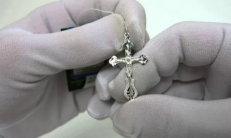 чистка серебряного крестика