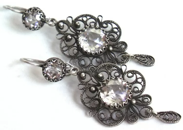 серебряные-серьги-потемнели