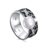 Кольцо из серебра с жемчугом Кольцо из серебра с жемчугом