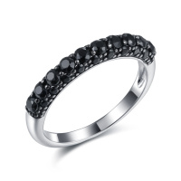 Кольцо из серебра со шпинелью Кольцо из серебра со шпинелью