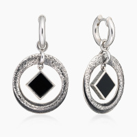 Серьги из серебра с камнем оникс Серьги из серебра с камнем оникс