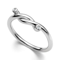 Серебряное кольцо с бриллиантом