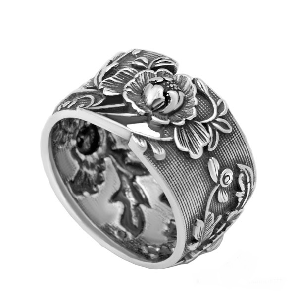 Серебряное кольцо «Пион»