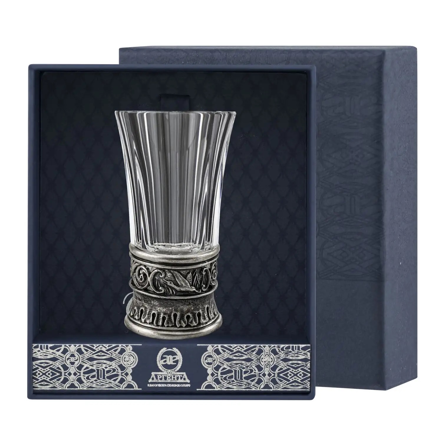 Стопка из серебра с хрустальной вставкой