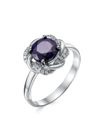 Серебряное кольцо с сапфиром и фианитами Серебряное кольцо с сапфиром и фианитами