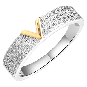 Серебряное кольцо с фианитами