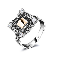 Кольцо из серебра в позолоте с фианитом Кольцо из серебра в позолоте с фианитом