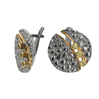 Серебряные серьги с хризолитом в позолоте Серебряные серьги с хризолитом в позолоте