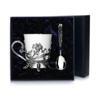 С чайными чашками