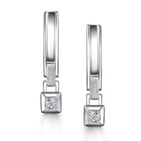 Серебряные серьги с бриллиантами