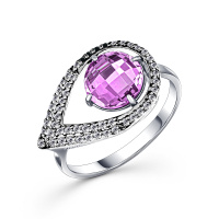 Кольцо из серебра с аметистом и фианитами Кольцо из серебра с аметистом и фианитами