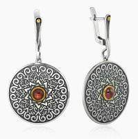 Серьги из серебра с камнем гранат Серьги из серебра с камнем гранат