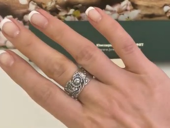 Серебряное кольцо «Пион»