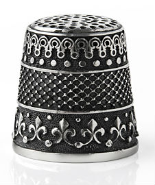 Серебряный наперсток «Лилия»