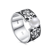 Кольцо из серебра с жемчугом