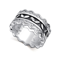 Кольцо из серебра с фианитами Кольцо из серебра с фианитами