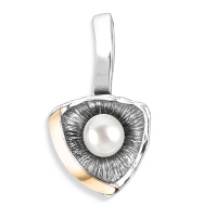 Кулон из серебра с жемчугом