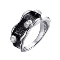 Серебряное кольцо с фианитами Серебряное кольцо с фианитами