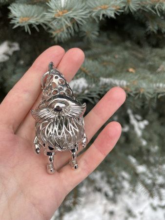 Елочная игрушка из серебра «Гном»