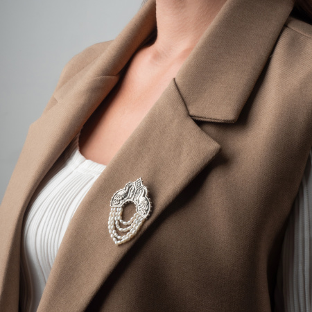 Серебряная брошь с жемчугом «Кокошник»