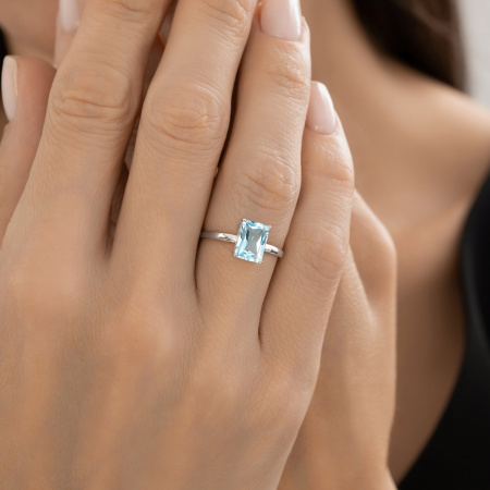 Кольцо из серебра с топазом