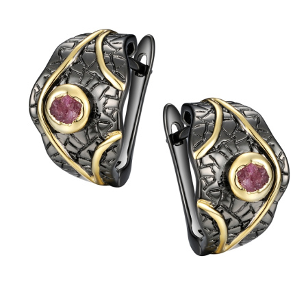 Серьги из серебра с корундом