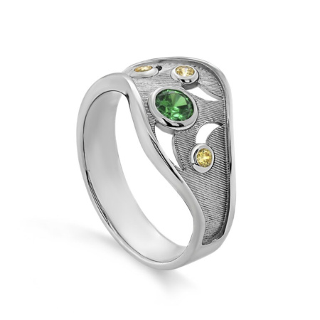 Кольцо из серебра с фианитами